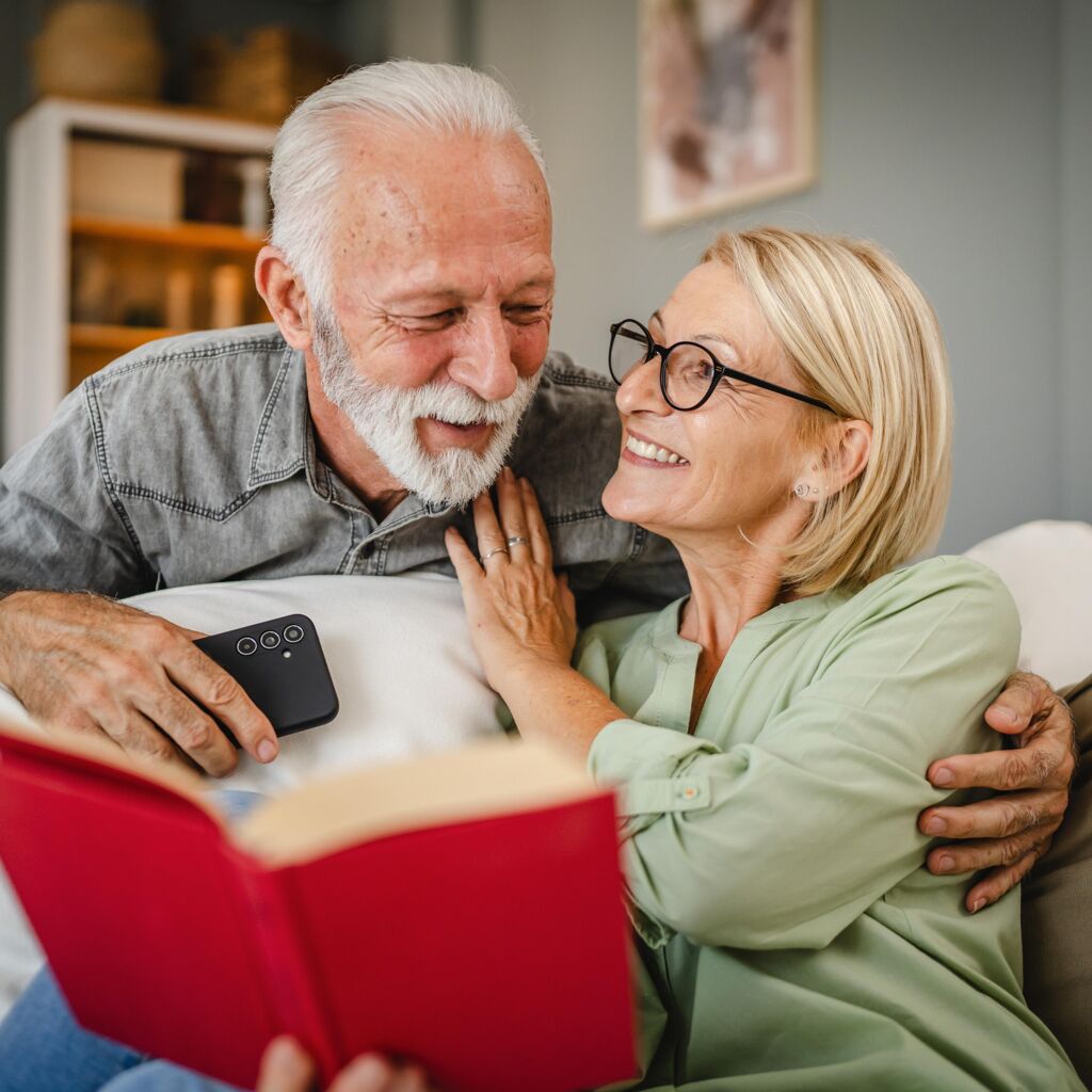Lire avec la DMLA : aides visuelles pour préserver le plaisir de la lecture