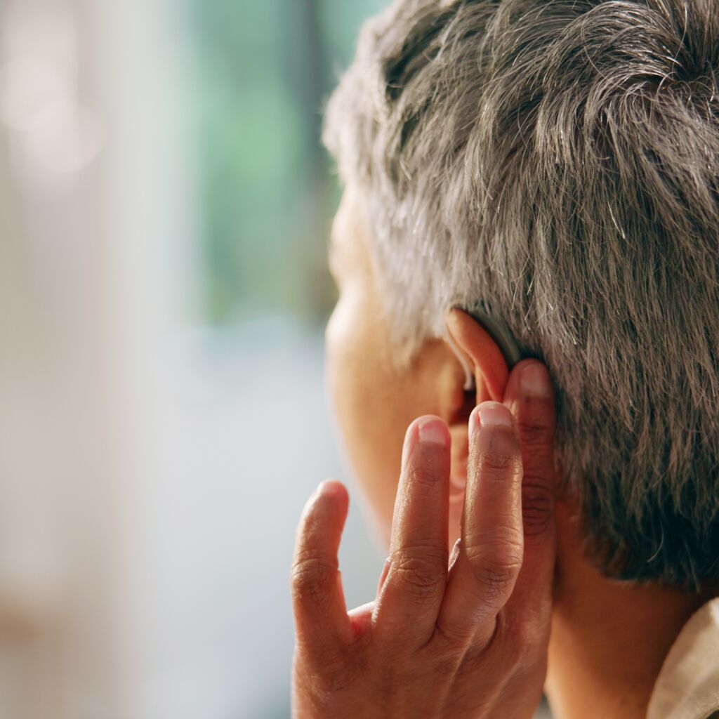 Entretien appareil auditif : guide pratique pour un nettoyage efficace