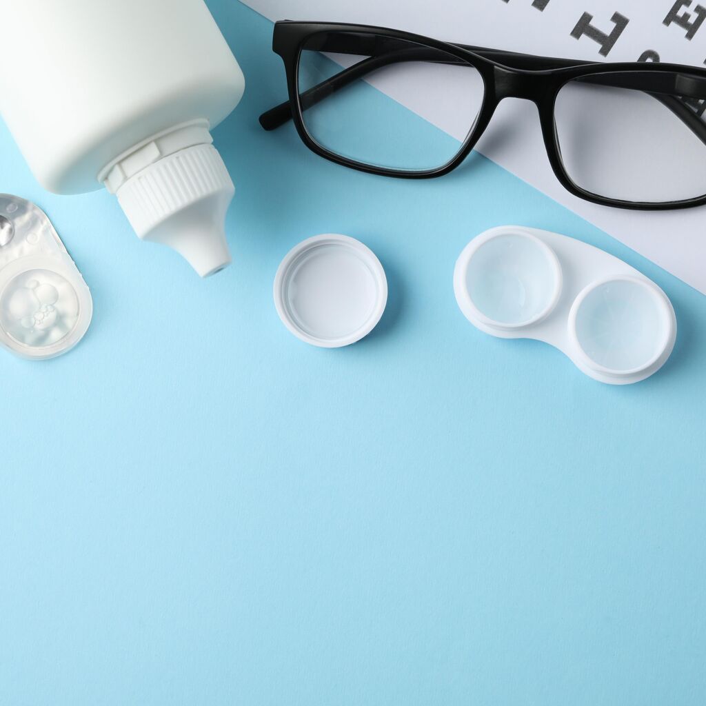 À quelle fréquence changer d’étui à lentilles ?