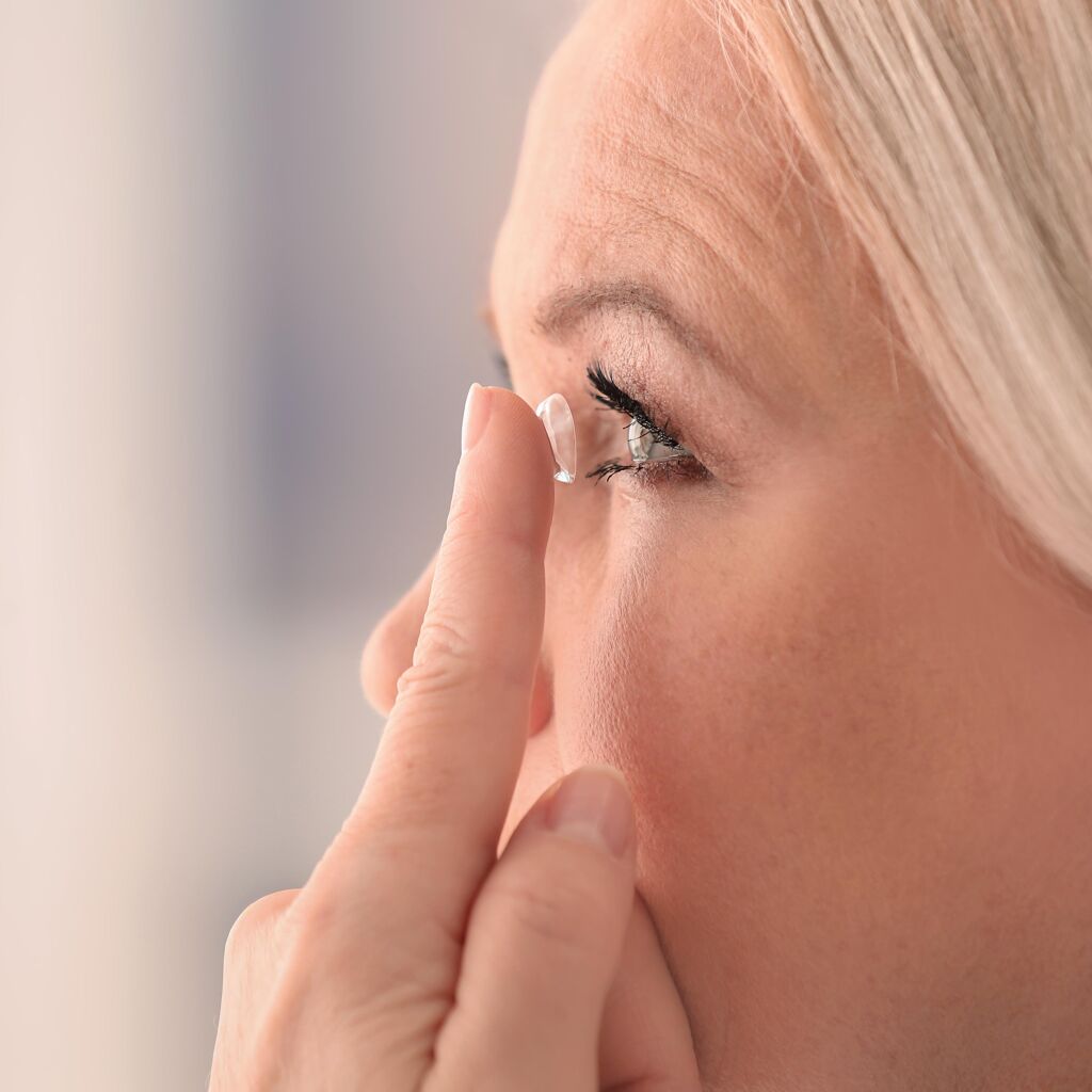 Lentilles de contact et chalazion : causes, prévention et traitement
