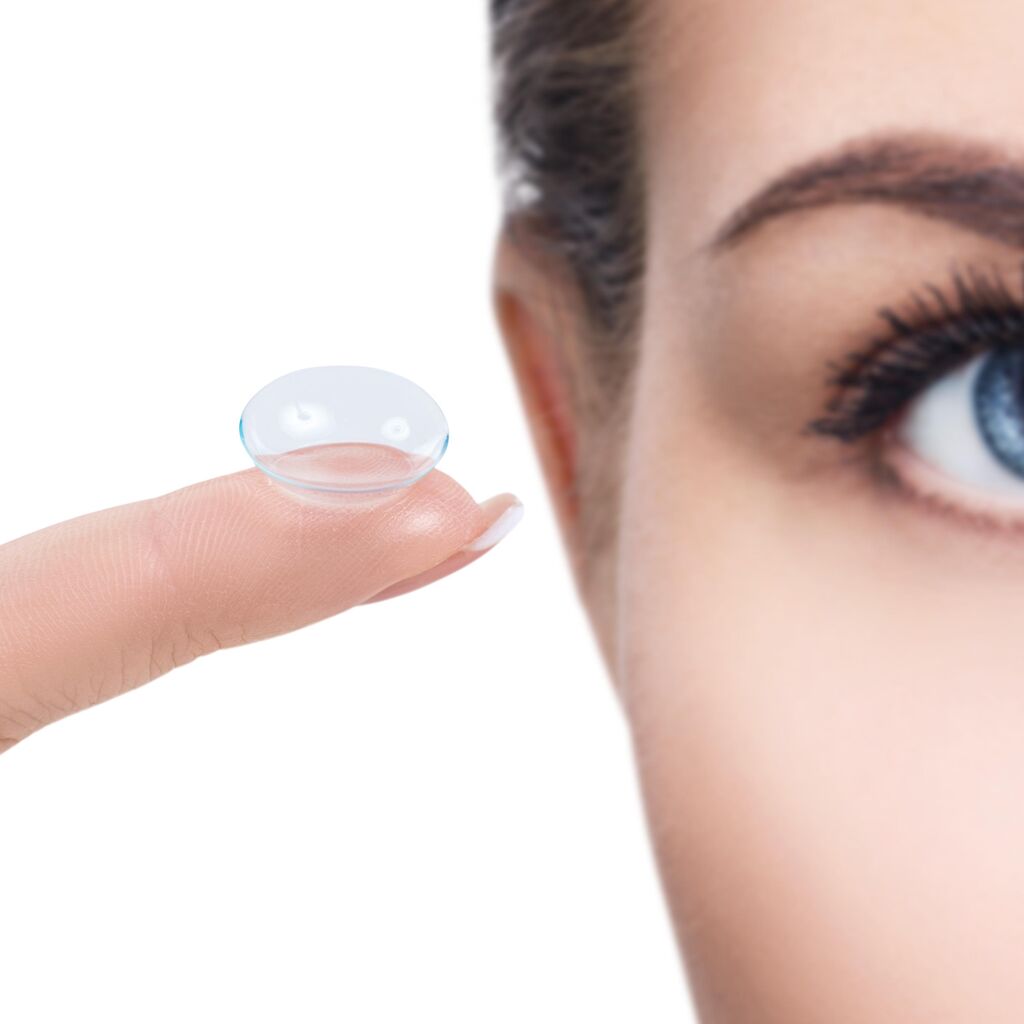 Lentilles et yeux secs : causes, symptômes et solutions  