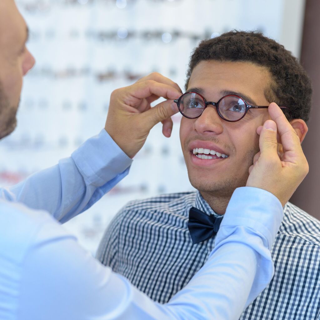 Mes lunettes me font mal : comprendre et résoudre le problème