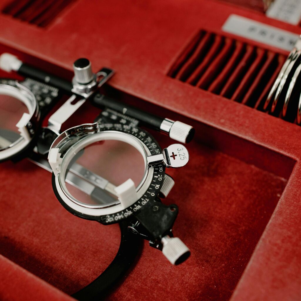 Les secrets des opticiens pour faire durer vos lunettes plus longtemps