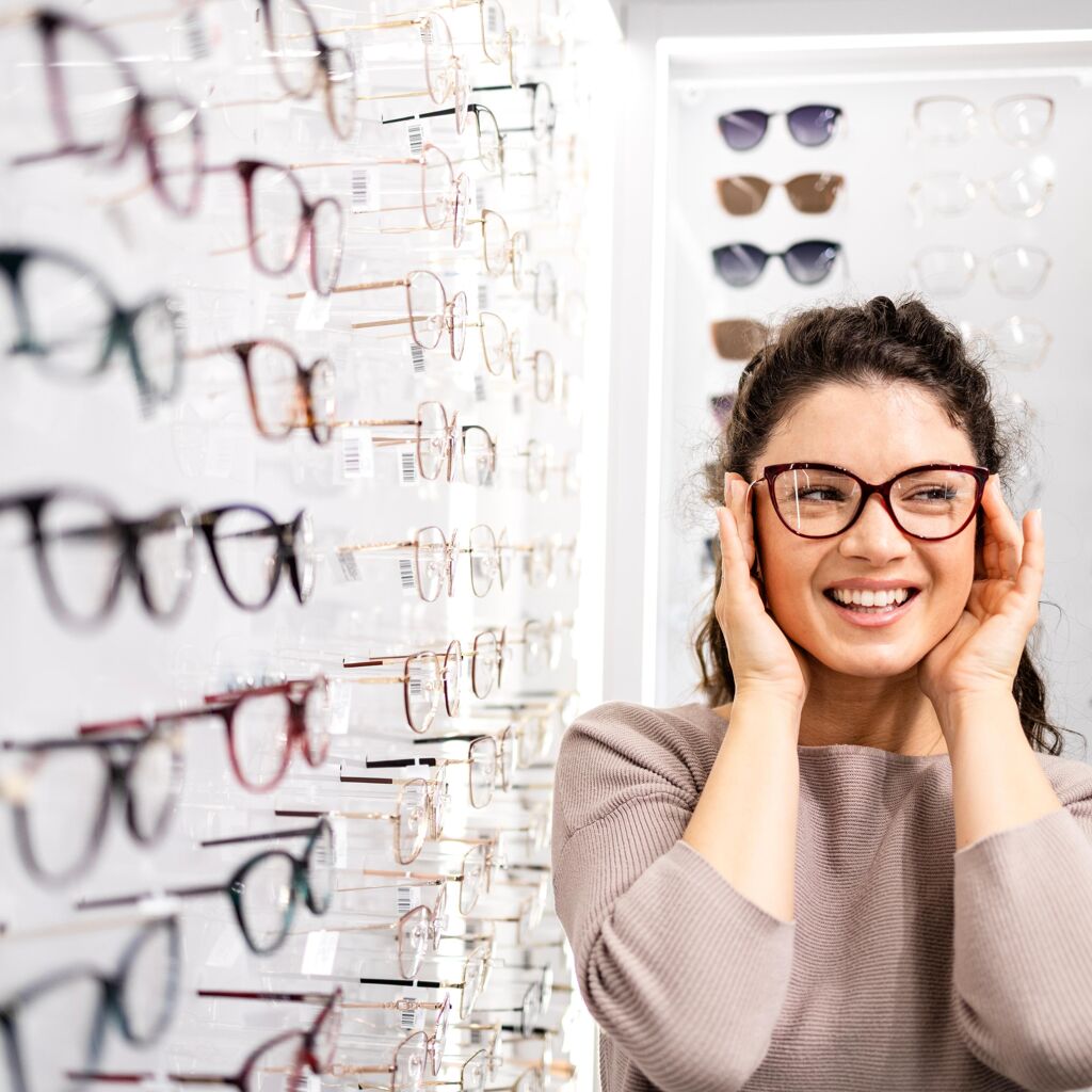 Comment trouver la paire de lunettes qui vous convient parfaitement ? Nos astuces