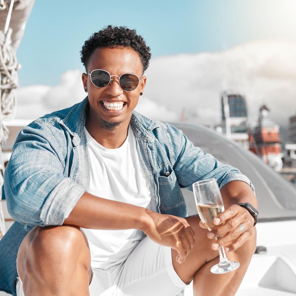 Lunettes et coupe de cheveux : comment bien les coordonner ?