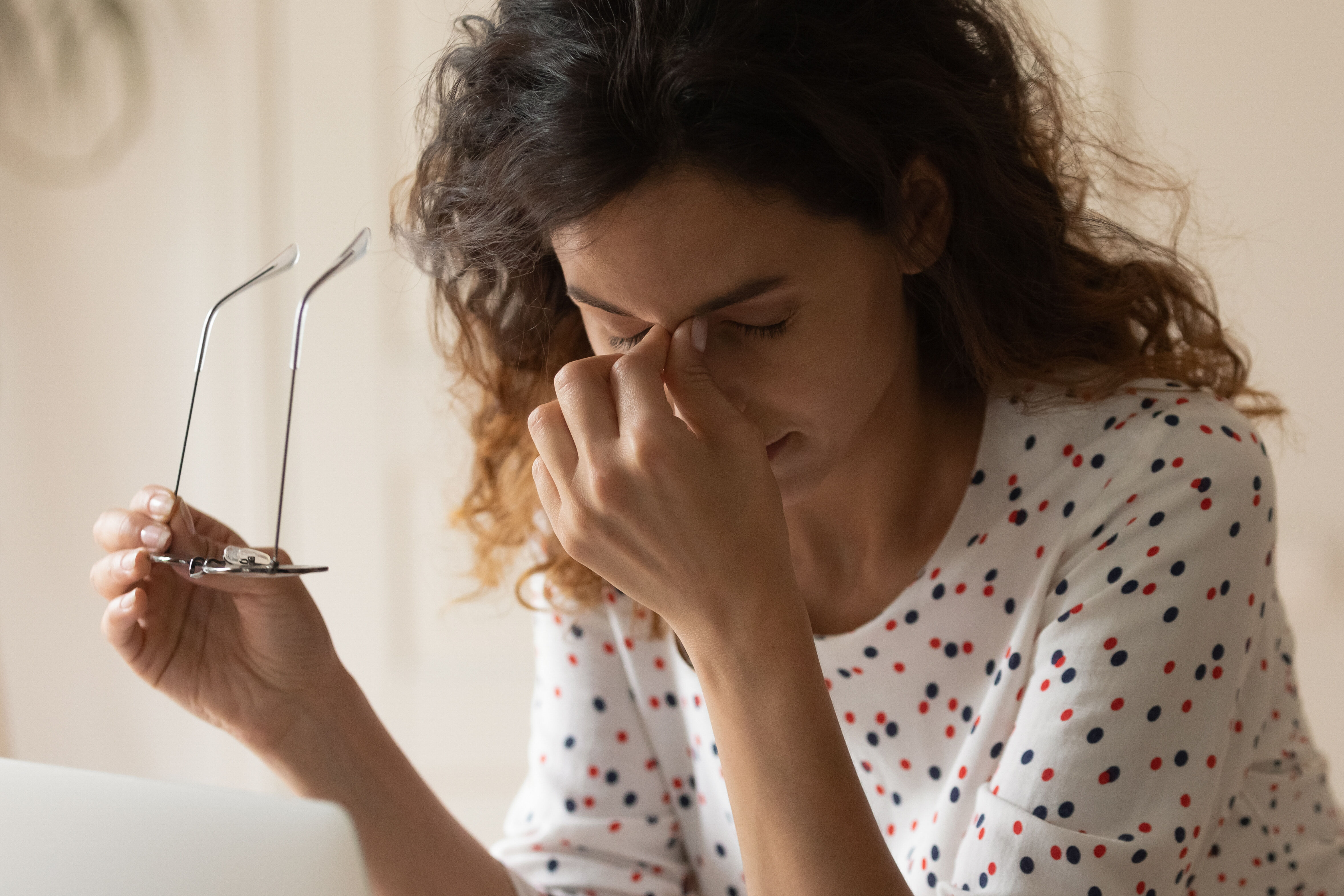 Comprendre la migraine ophtalmique : fatigue, stress, génétique…