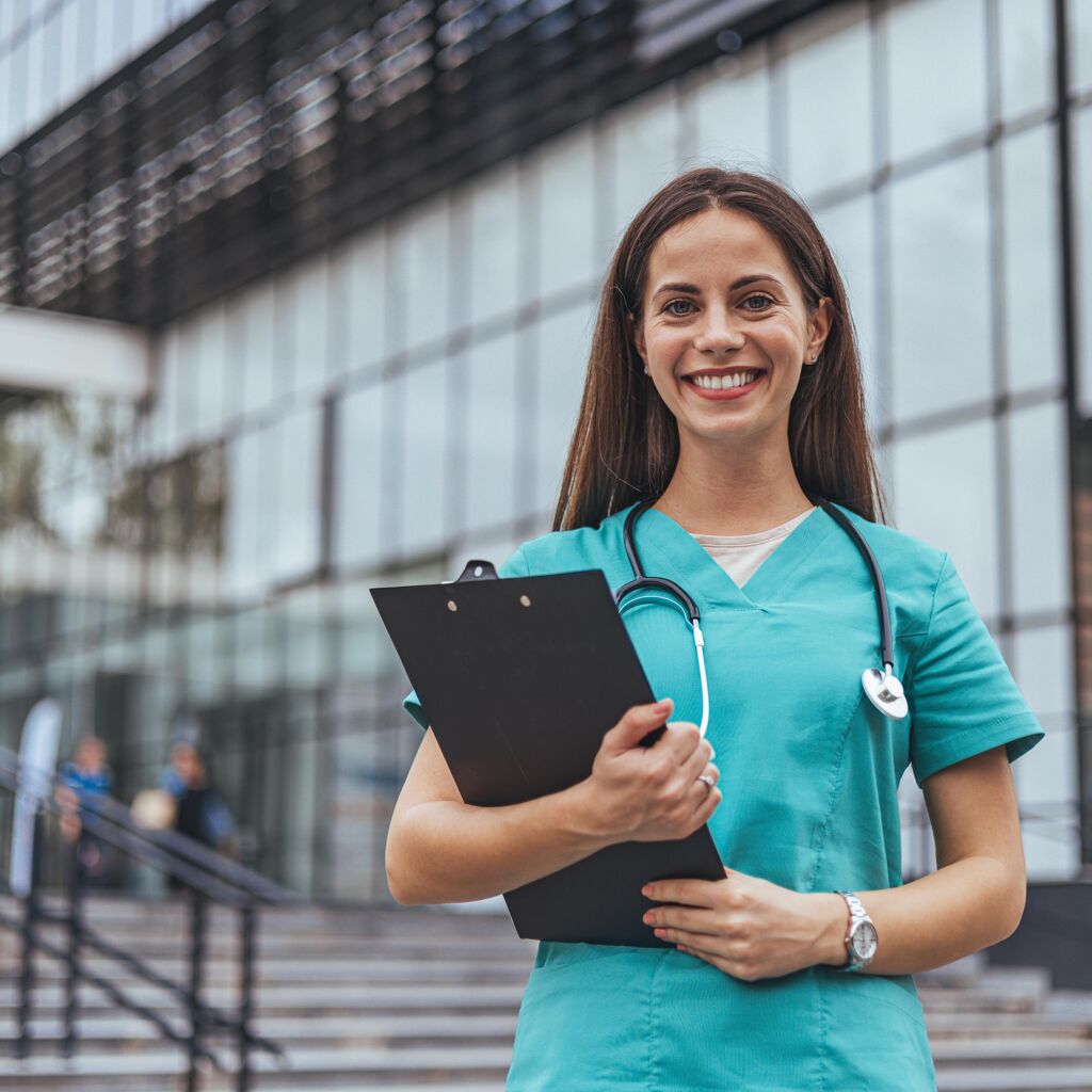 Comment gérer la correction de la myopie après une opération de la cataracte ?