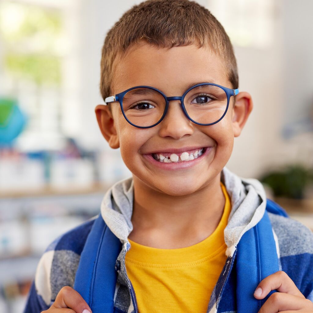 Comment faire accepter à mon enfant ses premières lunettes ?