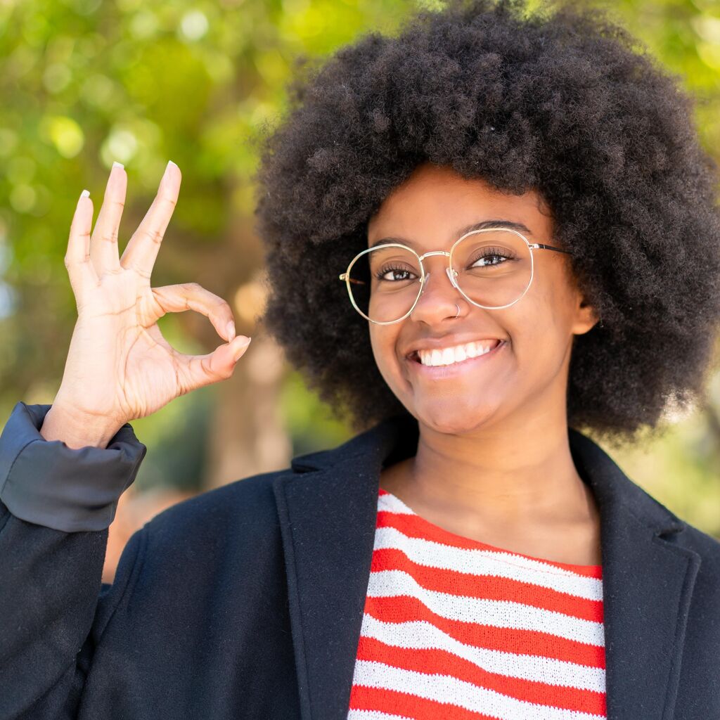 Comment choisir les lunettes parfaites selon votre coiffure avec un visage rond ?